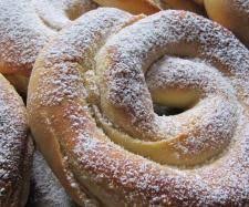 Ensaimadas Spanische Hefeschnecken Rezept Hefeschnecken Lebensmittel Essen Spanisches Essen