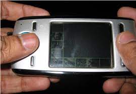 The Motorola E680i running Mobiphos ...