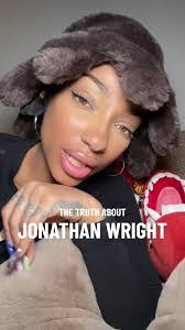 Ali Wright's Instagram, Twitter & Facebook