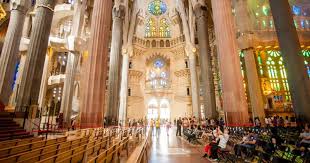 Cea mai mare biserica din lume. Sagrada Familia Biserica AflatÄ In ConstrucÈie IncÄ Din 1882 Antena 1