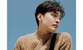 Romantic doctor kim is a real doctor story set in a small, humble hospital called dol dam hospital. Kim Min Jae On Living Life To The Fullest Self Evolution And Excitement For Romantic Doctor Teacher Kim 2