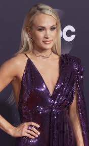 As per the official synopsis of the episode, entitled 'carrie's story': Carrie Underwood Wikipedia