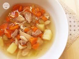 Ecco 10 ricette di mestre e minestroni veloci ma molto gustosi che piaceranno a tutti. Zuppa Di Pollo Con Verdure Ricette Al Volo