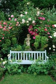 Voici Nos Exemples Pour Un Banc De Jardin Jardin Romantique Beaux Jardins Joli Jardin