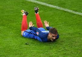 faisglissertongrizi la glissade de griezmann fait le bonheur des internautes antoine video france coloriage randonneurs sur mer brouillard