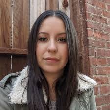 Arlene Salinas's Instagram, Twitter & Facebook