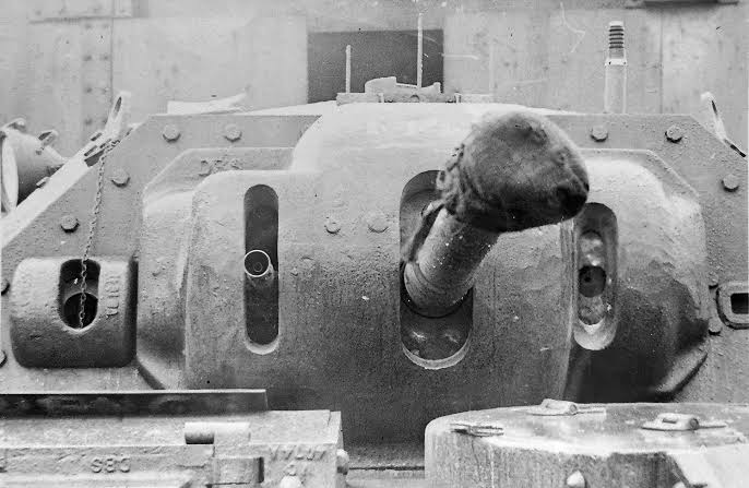 Smoke Launchers Fitted to Cromwells It might sound like common sense that all tanks should be fitted with smoke launchers, yet many British tanks went into some of the most intense fighting