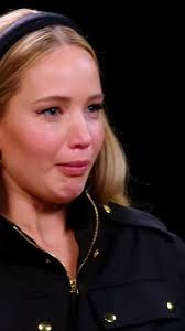 Jennifer Lawrence Hot Wings Challenge