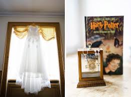 Bộ truyện viết về những cuộc phiêu lưu phù thủy của cậu bé harry potter cùng hai người bạn thân là ronald weasley và hermione granger. Schloss Diedersdorf Hochzeit Hochzeitsfotograf Berlin