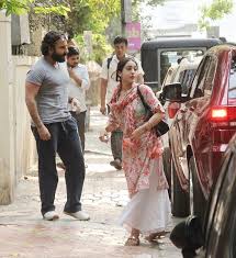 Sara Ali Khan Daughter Of Saif Ali Khan And Her First Wife Amrita Singh Is Starting Her Film Journey With Film Sara Ali Khan Punjabi Dress Clothes For Women