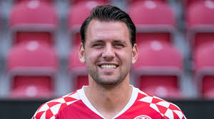 Suneți pe profilul jucătorului adam szalai, mainz. Adam Szalai Und Mainz 05 Schliessen Frieden Ungar Kehrt Ins Teamtraining Zuruck