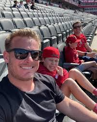 Logan Pierce's Instagram, Twitter & Facebook