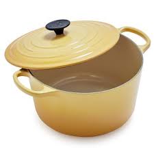 Le Creuset Signature Deep Round Dutch Oven 5 25 Qt Sur La Table Dutch Oven Creuset Le Creuset
