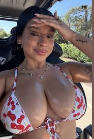 Does anybody know who this is or if its an amateur or AI? - Sari Xo -  Sarii - Sariixo 1728530 › NameThatPorn.com HD phone wallpaper