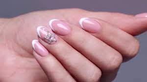 Pe lângă culorile uni, potï încerca o mulțime de modele simple de unghii cu gel: Unghii French Nude Builder Gel Lac Brillbird Youtube