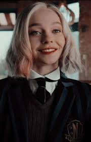 Un extraño entre extraños (TN x Enid Sinclair)