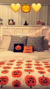 Cheerful halloween decor ideas for unexpected colorful halloween. Halloween Room Decor Halloween Decorations Halloweendecorations Fall Bedroom Decor Halloween Room Decor Holiday Room Decor