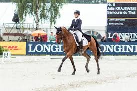 She represented her country at the 2016 summer olympics, where she won the silver medal in the team eventing. Julia Krajewski And Samourai Du Thot Lead Luhmuhlen Charge Equestrian Worldwide Pferdesport Weltweit Eqwo Net