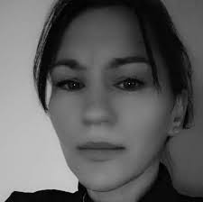 Does anyone remember this Aj.McLean,💖 but when he has a delicate beard he  suits him best, Regards💖