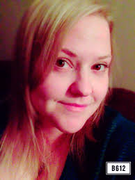 Sarah Oakes (@rawkmoisober)