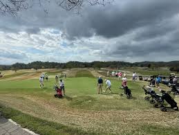 BIG day at Holston Hills CC, the 2025 Thursday Dogfight kicked off with a  shotgun start at 12pm. What a group from senior golfers to young executives  to new members to seasoned
