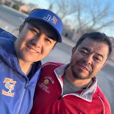 How to engrave around the Zia symbol in a circle using Inkscape?