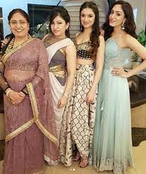 Khushali Kumar Height Weight Age Husband Biography More Bhushan kumar's sister khushali kumar is all set to enter bollywood and the shooting of the film has finally started. dreshare
