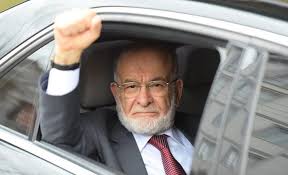 Evli ve 5 çocuk babasıdır. Cumhurbaskani Adayi Temel Karamollaoglu Kimdir Iste Biyografisi