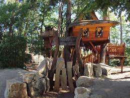 Der grüngeringelte abenteuerfreizeitpark mit kultur, natur, kunst, dem ersten deutschen baumhaushotel. Kulturinsel Einsiedel Die Geheime Welt Von Turisede Entdecken
