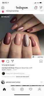 Un gel est appliqué directement sur l'ongle, ou sur des capsules artificielles fixées au bout pour gagner en longueur. Epingle Par Oceanne Sur Nails Vernis A Ongles Idees Vernis A Ongles Vernis A Ongles Rose