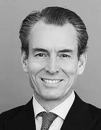 Dr. Straub: Arzthaftung nach Zuweisung: karriere-medizin.com