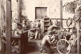 Motorcycles In The Lewis Cycle And Motor Works Factory 1904 Antique Motorcycles Motor Works Vintage Bikes