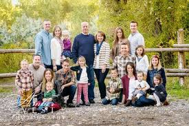 Large Family Picture Pose Ambervestphotography Com Photography Poses Family Large Family Photography Family Posing