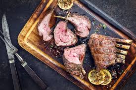 Per i prossimi 20 minuti dobbiamo aumentare la temperatura a 190 gradi (per la il maialino da latte dovrebbe essere in forno per circa due ore, togli il maiale finito dal forno, mettilo un piatto con verdure, versare il liquido dal vassoio nella. Carre Di Vitello Il Taglio E I Segreti Per Cucinarlo Sfizioso It