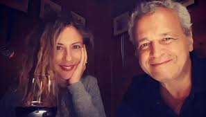 Cesara buonamici è originaria di fiesole ed è molto legata alla sua terra natale. Mentana Fa Il Mea Culpa Nei Riguardi Dei Figli Silenzio Su Michela Rocco Dilei