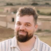 100+ perfiles de «Adrian Vega»