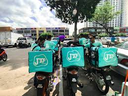 Gelongsor tiubnya yang mencabar serta gelongsor air yang popular serta makanan juga turut dijual buat pengunjung seperti juadah thailand oleh the hijau thailand dan jenama kopi dan teh terkemuka iaitu chaiwalla & co. 7 Hassle Free Food Delivery Services To Try In Johor Bahru Johor Now
