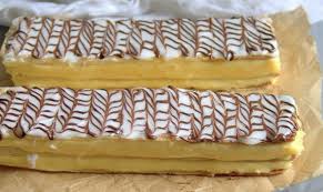 Mille Feuille Fait Maison Classique De La Patisserie Francaise Le Mille Feuille Ou Millefeuille Traditi Recettes De Cuisine Alimentation Gateaux Et Desserts