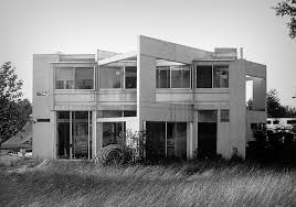 Considered one of the new york five, eisenman is known for his writing and speaking about architecture as well as his designs, which have been called high modernist or deconstructive. 403 Peter Eisenman House Iii Miller House