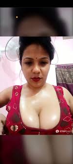 Bhabhi showing boobs-Indian big boobs with red nighty-hot Bhabhi topless