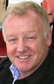 Les Dennis fan desperate to name his Brighton pub the Les Dennis Lounge