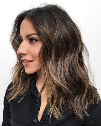 Ecco delle idee di acconciature perfette per chi ha tanti capelli! 50 Splendidi Tagli Per Capelli Folti E Spessi Nel 2022 Capellidistile It