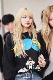 Du bist ein blink und willst wissen, wie gut du blackpink lisa kennst? Lisa Lalisa Manoban Blackpink Lisa Airport Fashion Lisa Blackpink Lalalalisa M Blackpinklisa Lisa Fashion Blackpink Fashion Blackpink Lisa Black Pink Kpop