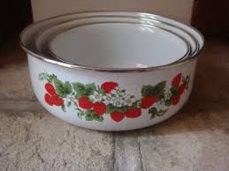 tabulous design: strawberry kitchen decor