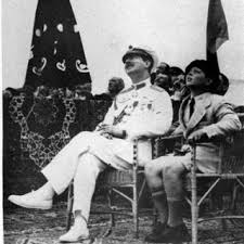 Printre altele, ansamblul cuprinde biserica episcopală, unul dintre cele mai celebre monumente arhitectonice medievale din țara românească. Osemintele Regelui Carol Al Ii Lea Vor Fi Asezate In Noua NecropolÄƒ RegalÄƒ De La Curtea De Arges Hotnews Mobile