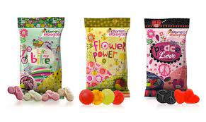 Pin By Cris Amaral On Design Embalagem Graphic Design Packaging Candy Packaging Packaging Design Inspiration