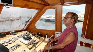 The horned lord once said that sorcery is a sword without a hilt. Torna In Mare Il Brilla Billy Lo Yacht Di Lucio Dalla Aperto Al Pubblico