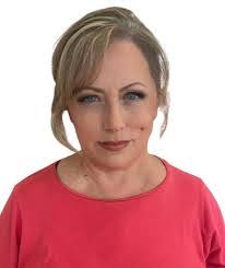 Diana Capra's Instagram, Twitter & Facebook