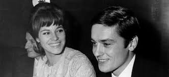 Mort de Nathalie Delon, unique épouse d'Alain Delon : retour sur leur couple