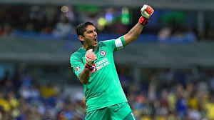 Durante el verano, el medallista áureo en los juegos olímpicos londres 2012 cumplirá una docena de años en la máquina, ese club. A Sus 37 Anos Jesus Corona Renovo Hasta 2020 Con Cruz Azul